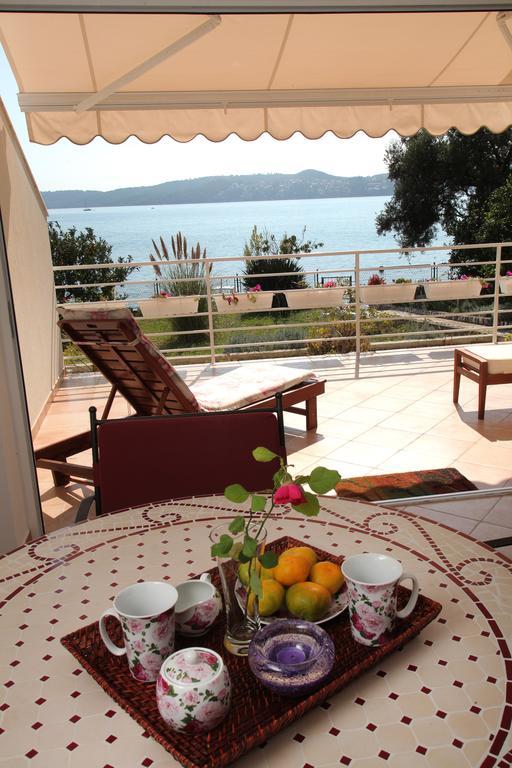 Gem Of The Sea Luxury Beach Apartment With Brand New Heating Infinity Pool Trogir Bagian luar foto