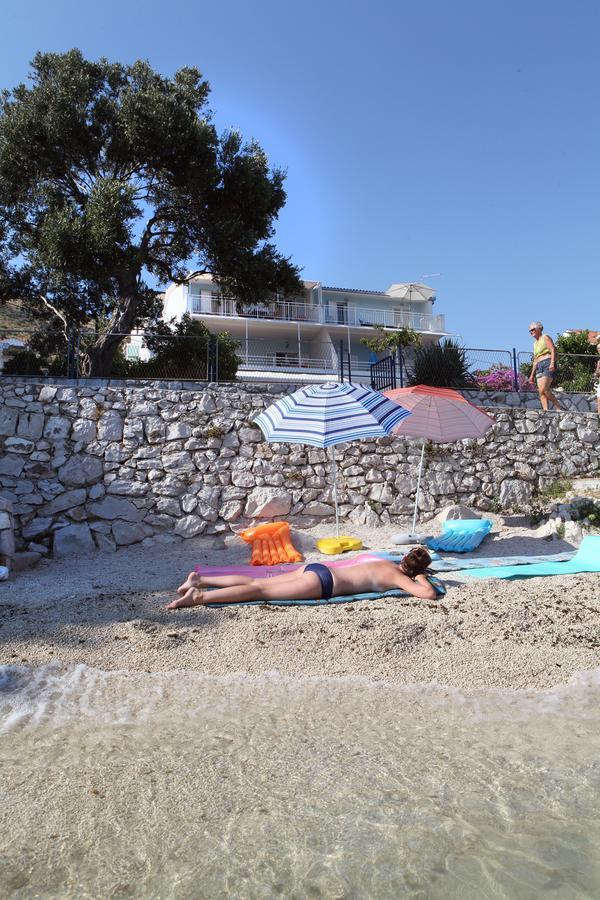 Gem Of The Sea Luxury Beach Apartment With Brand New Heating Infinity Pool Trogir Bagian luar foto