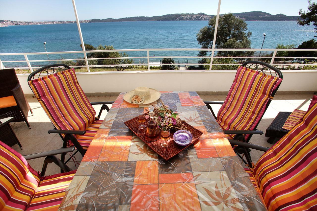 Gem Of The Sea Luxury Beach Apartment With Brand New Heating Infinity Pool Trogir Bagian luar foto