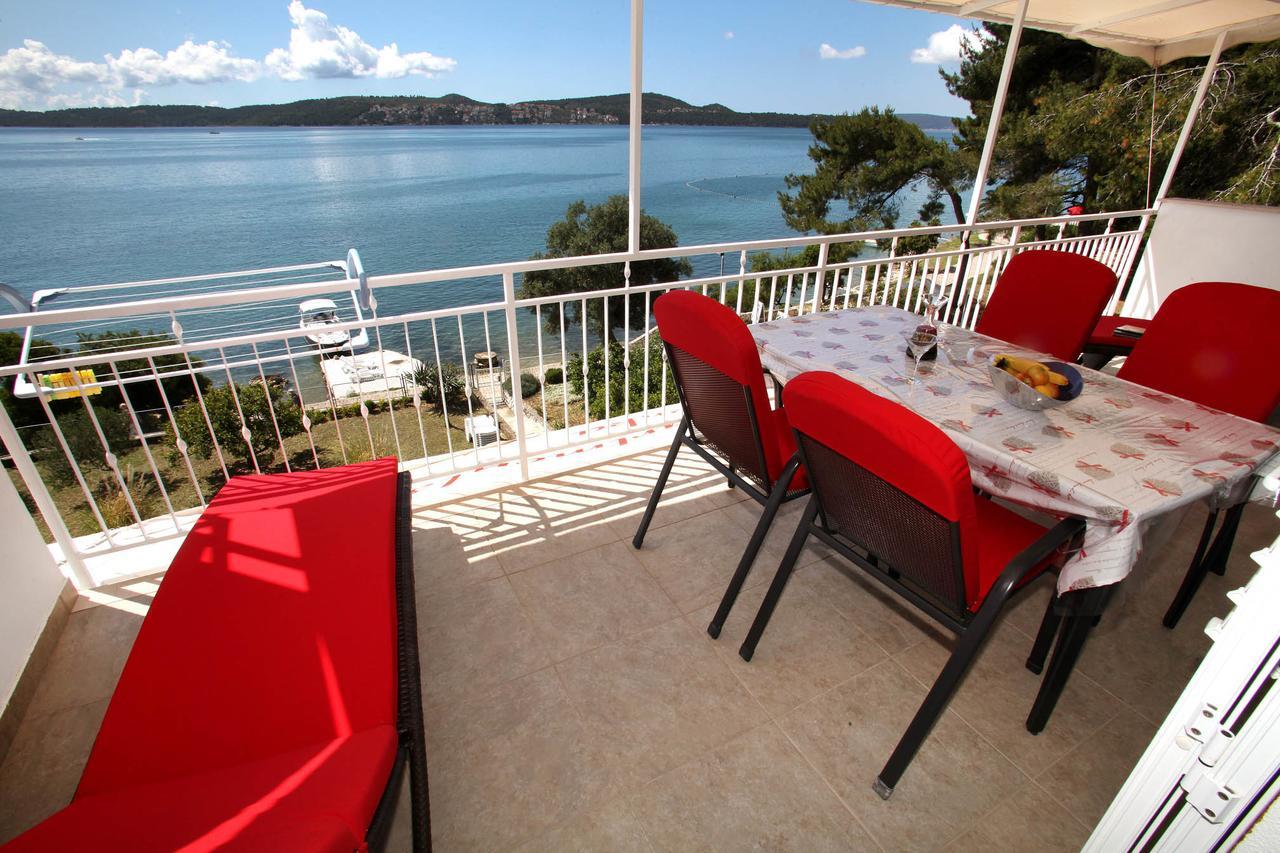 Gem Of The Sea Luxury Beach Apartment With Brand New Heating Infinity Pool Trogir Bagian luar foto