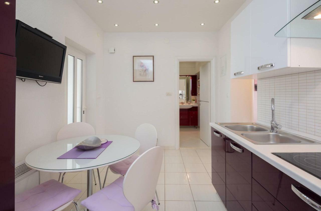Gem Of The Sea Luxury Beach Apartment With Brand New Heating Infinity Pool Trogir Bagian luar foto