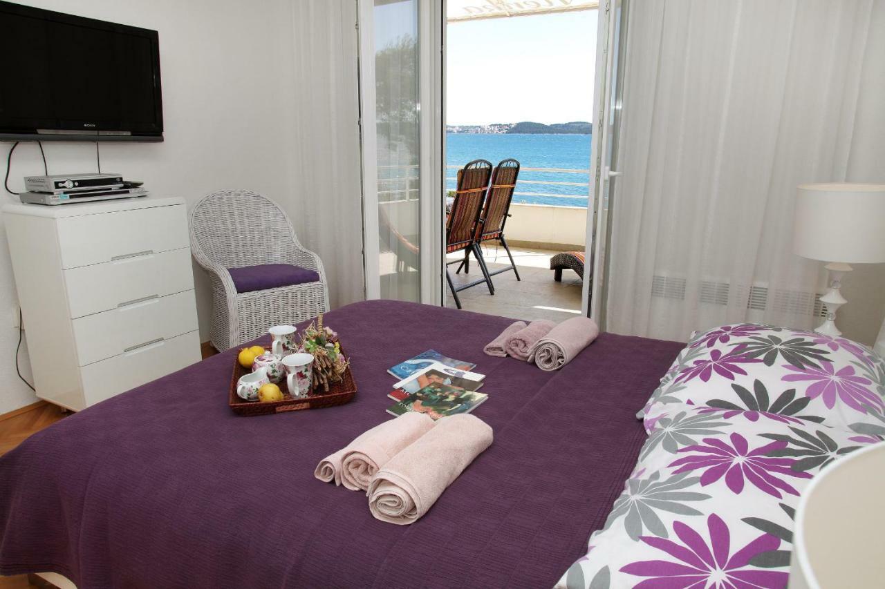 Gem Of The Sea Luxury Beach Apartment With Brand New Heating Infinity Pool Trogir Bagian luar foto