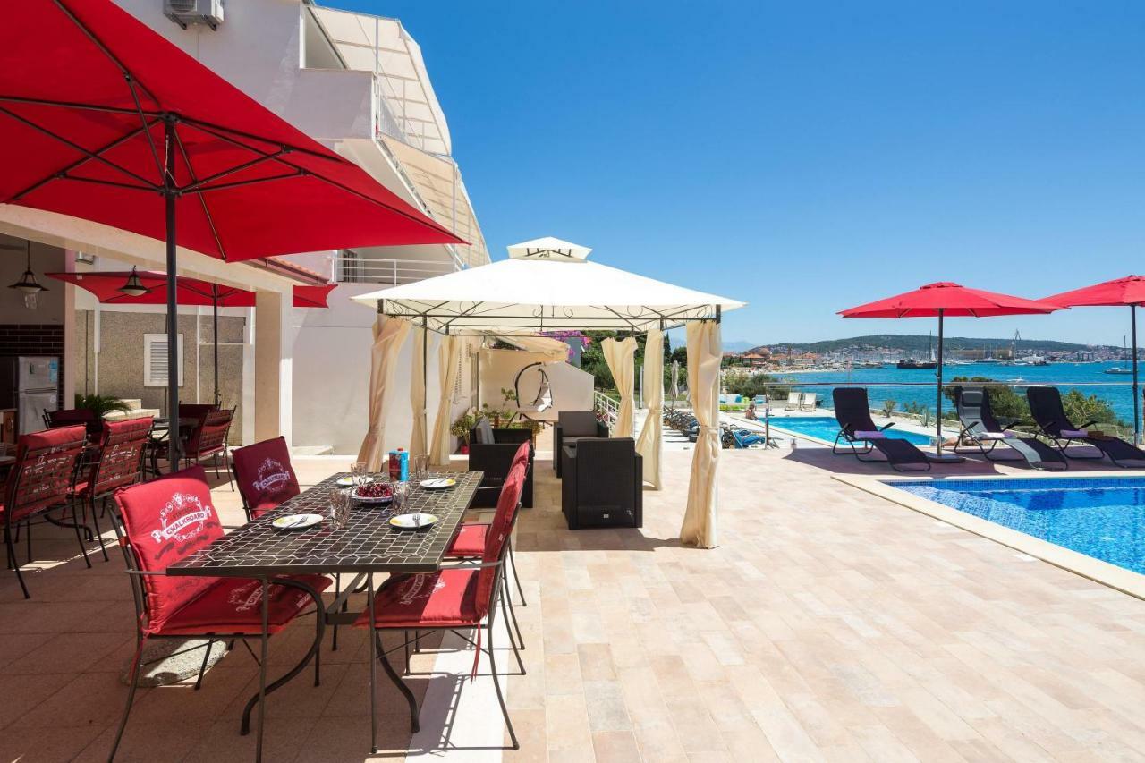 Gem Of The Sea Luxury Beach Apartment With Brand New Heating Infinity Pool Trogir Bagian luar foto